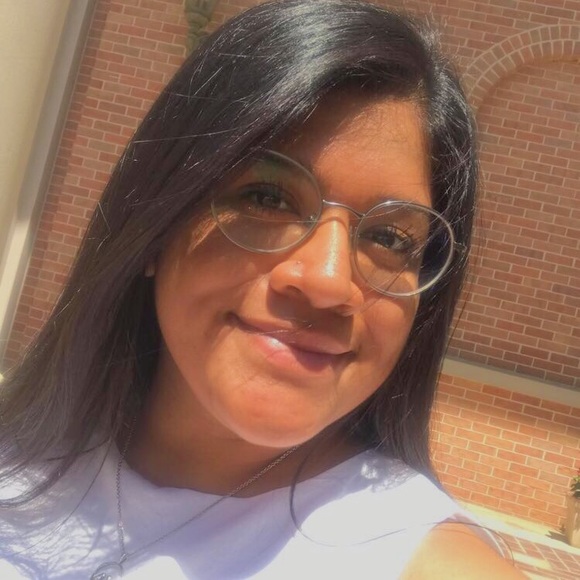 Meet your Posher, Hannah - Picture 1 of 1